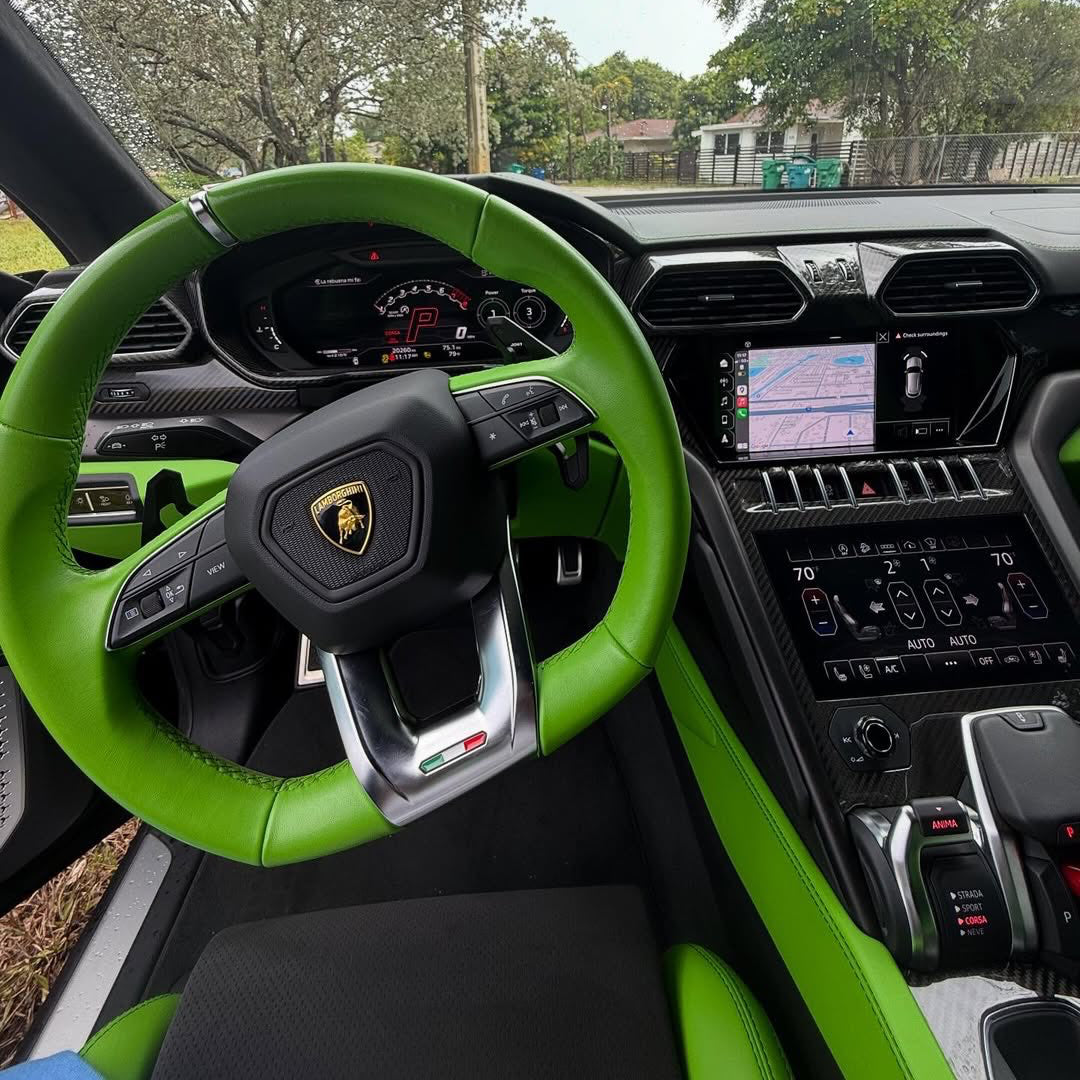 2022 lamborghini urus